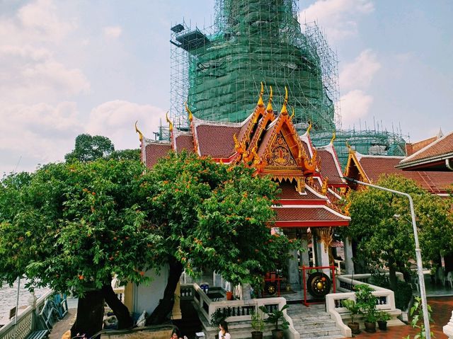 泰國曼谷市中心湄南河畔著名地標性寺廟景點:水門寺，適合拍照📸打卡冥想