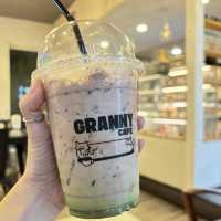แกรนนี่ คาเฟ่ศรีวารี