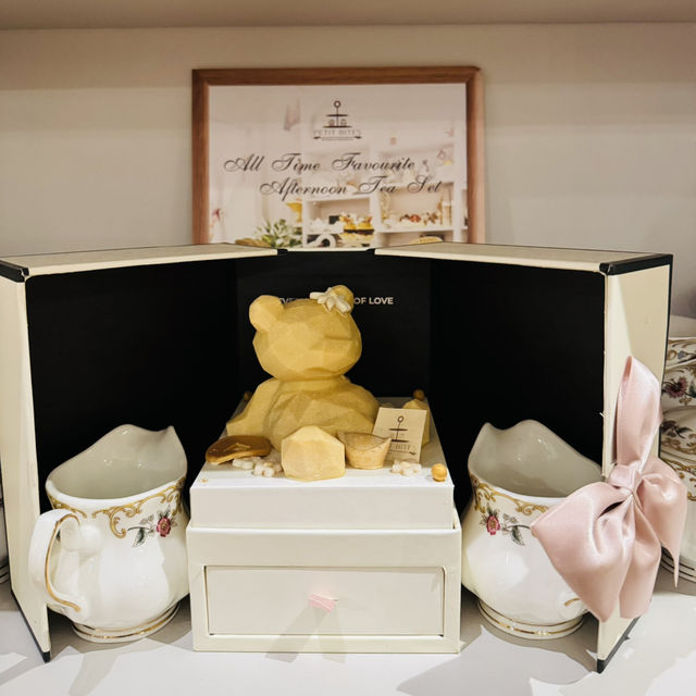 Scones, Cakes & Tea – The Perfect Afternoon Escape