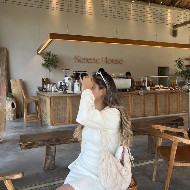 เหมือนยกเขาใหญ่มาไว้ที่บางแสน Serene House Cafe ☕️