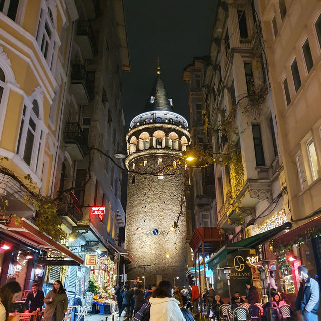 🇹🇷이스탄불 여행의 중심 갈라타 탑과 번화한 이스티클랄 거리 풍경