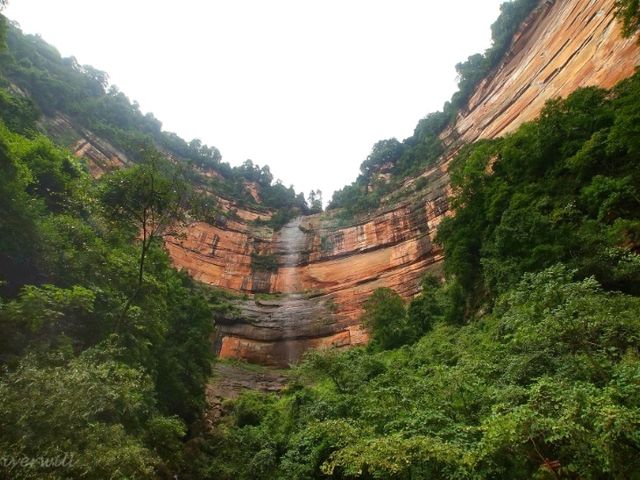 【中国】中国丹霞の一つ！国家5A級の絶景「赤水丹霞」