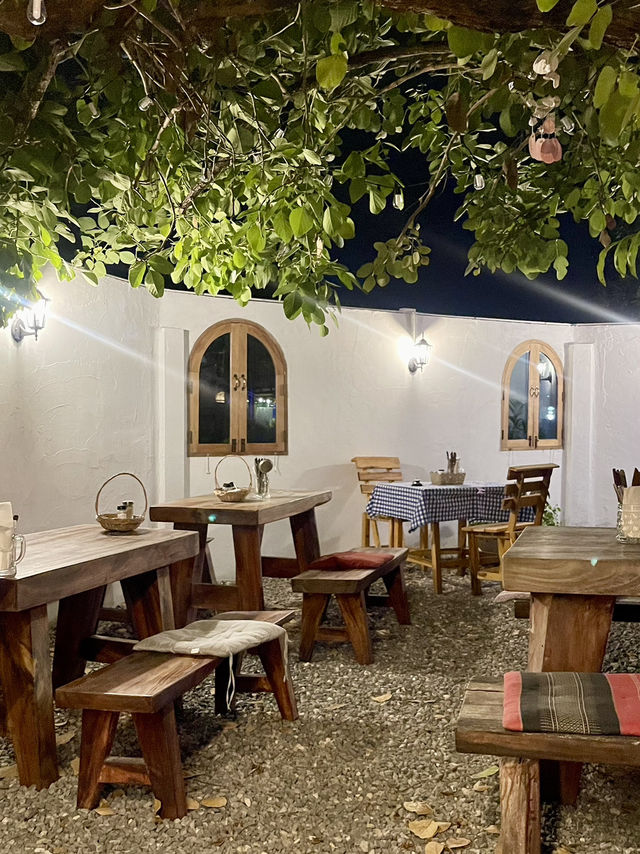 Dorfstadl Restaurant & Bar หัวหิน