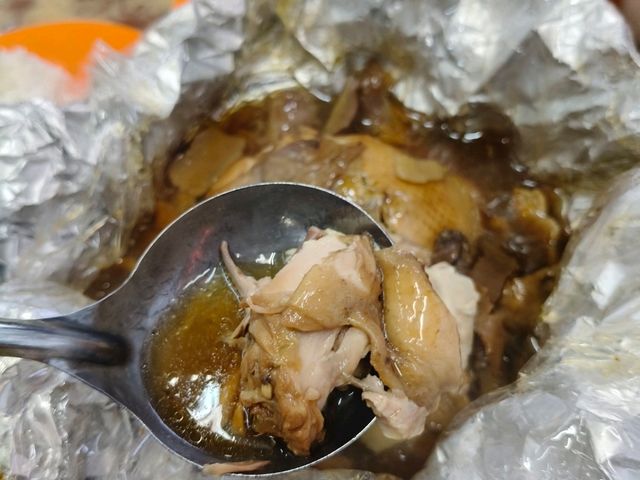 A Clay Pot Surprise: Alor Akar Seafood’s Must-Try Beggar’s Chicken