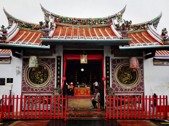 Spiritual Journey at Cheng Hoon Teng Temple, Melaka
