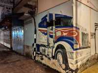 Kluang Street Art Safari: Hunting Murals & Munching Kaya Toast" 🎨🚶♀️☕
