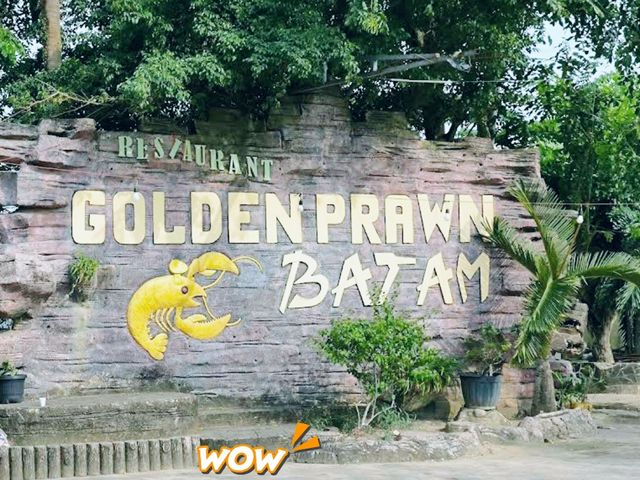 Golden Prawn 933 – Seafood Feast by the Sea!- Batam 