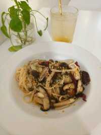 Hidden Gem in Bukit Bintang – Kita Coffee’s Comfort Food Magic