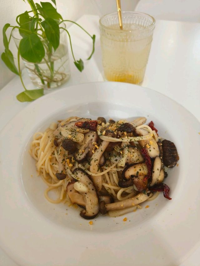 Hidden Gem in Bukit Bintang – Kita Coffee’s Comfort Food Magic