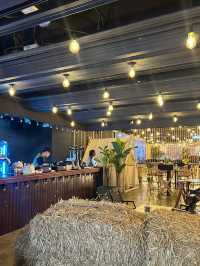Modern and casual bar in the heart of Georgetown