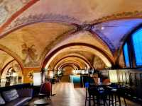 瑞士-伯恩，百年穀倉改建的地窖餐廳---Kornhauskeller Restaurant & Bar