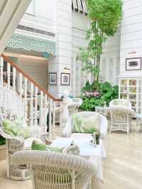🌸 Whisper of Elegance: A Blissful Escape at The Authors’ Lounge Bangkok ☕📚
