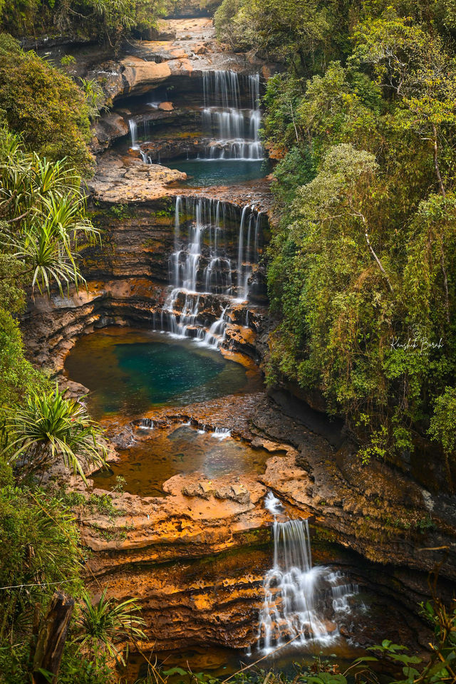 🌿 A Journey Through the Clouds: My Trip to Meghalaya