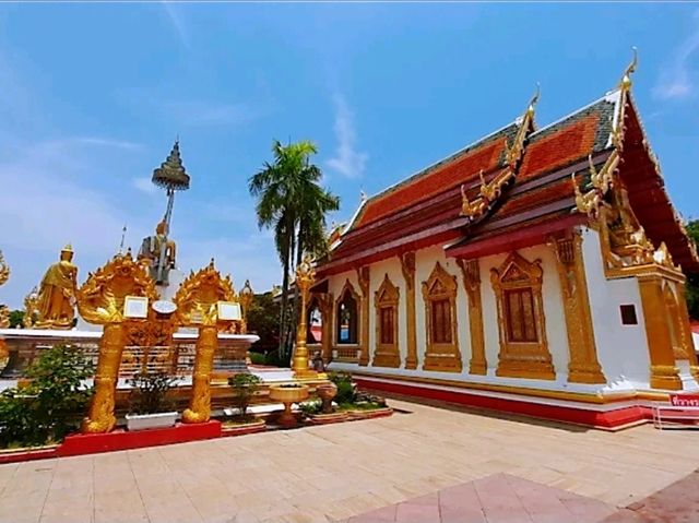 วัดพระธาตุพนมวรมหาวิหาร พระธาตุคู่เมืองนครพนม