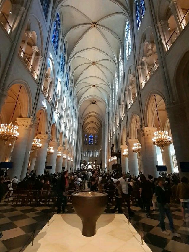 Île de la Cité & Île Saint-Louis – The Heart of Historic Paris