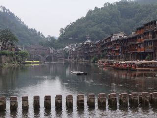 拜託了！！去芙蓉鎮和鳳凰古城吧！