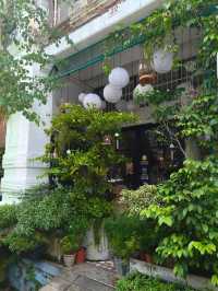 Chamomile, Typewriters & Teddy Bears—What a Café!