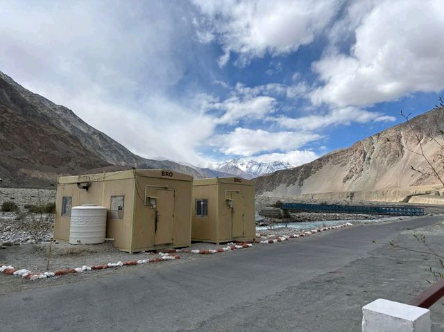 Srinagar - Ladakah - Khardungla -Nubra -Pangong 
