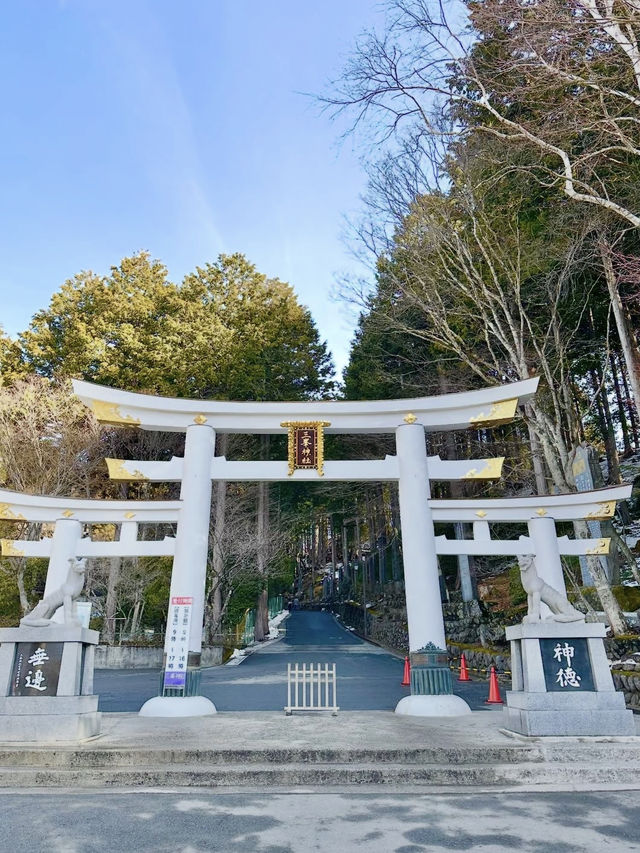 雲海と神秘に包まれる「三峯神社」で、心を整える山旅