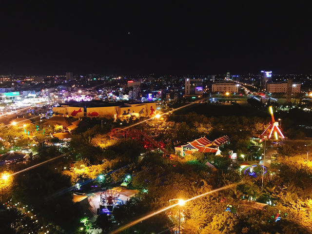 夜に行くのかおすすめ🌃キラキラした雰囲気がたまらないダナンの遊園地🎡