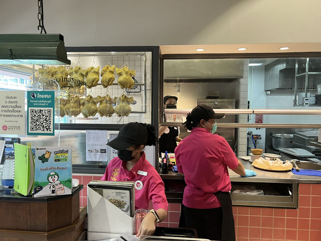 🐓 A Singaporean Take: Go Ang Chicken Rice—Close, But Not Quite