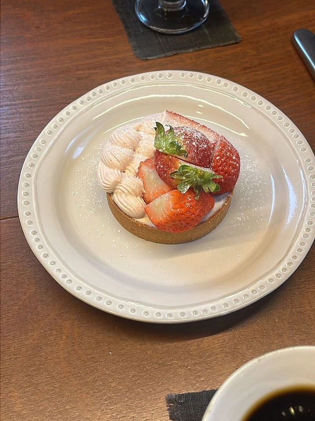 웨이팅만 40분한 부산 전포 레전드 디저트 맛집