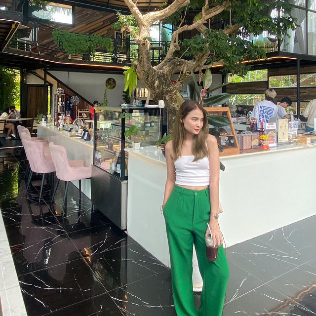 คาเฟ่เก๋ซ่อนตัวในปั๊ม Caltex ถลาง