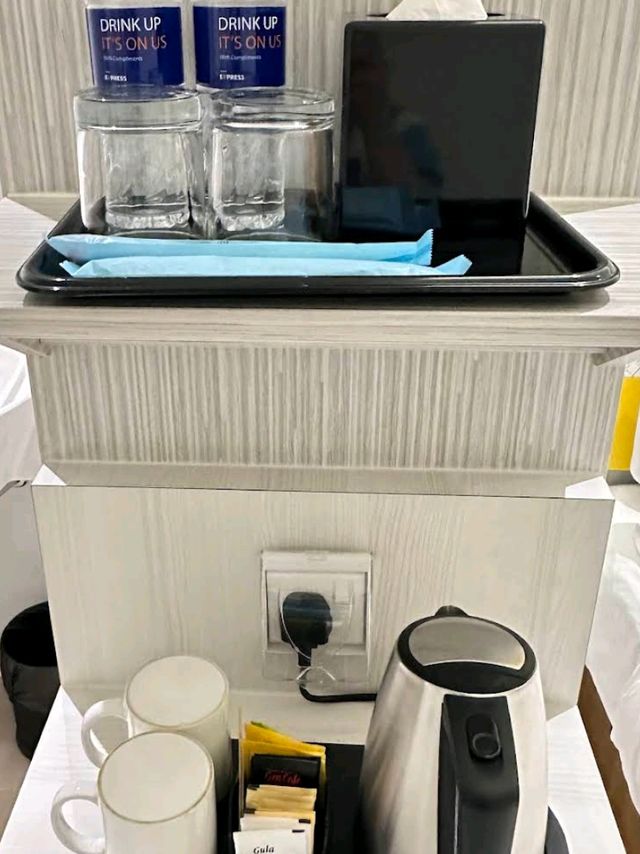🏨✨ Holiday Inn Express JB – Smart Comfort Close to Central JB! 🇲🇾