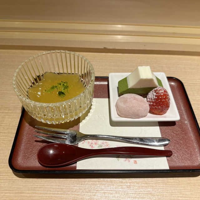 🏞️「鏡湖奇蹟！一睹逆富士壯景：富士河口湖的震撼登場」