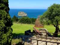 Gaztelugatxe (Dragonstone Island), Basque Country: A Treasure Island in Northern Spain! 🐉⛰️