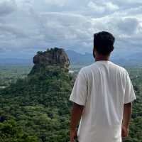 Pidurangala Rock : An epic Panorama of the Lion Rock