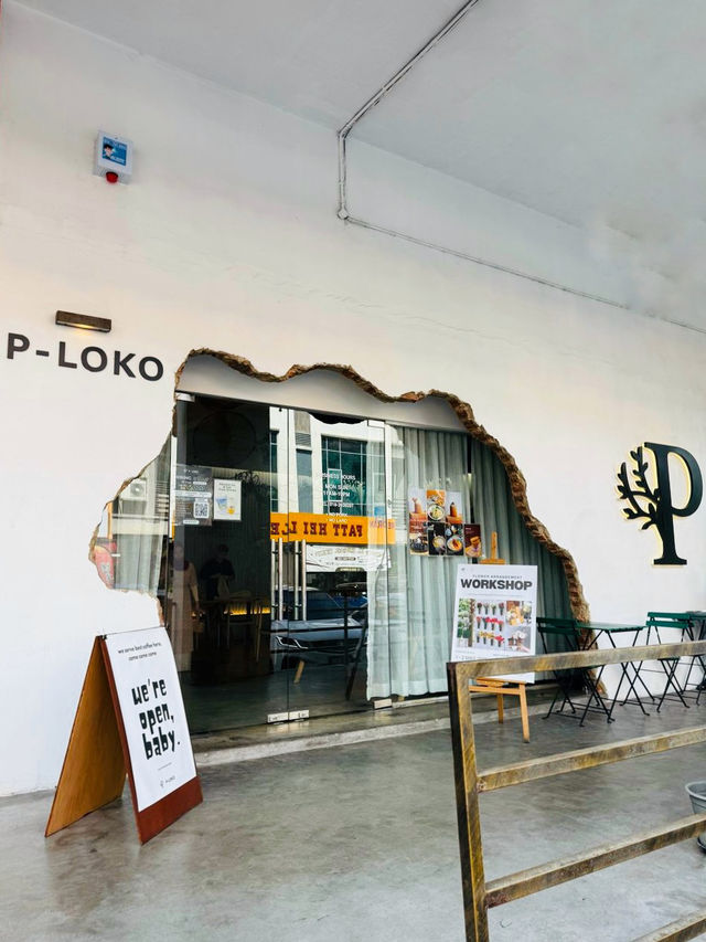 Having a great afternoon tea…⭐️P-LOKO CAFÉ⭐️✨