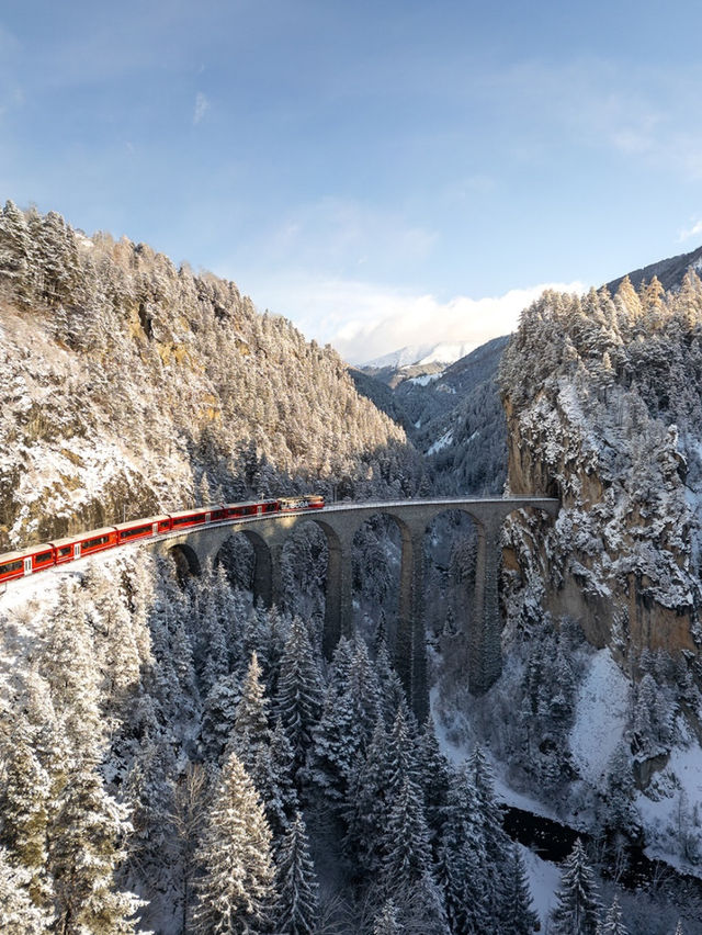 【奇跡の鉄道建築】ランドヴァッサー橋で絶景と感動の瞬間を🚂🌉