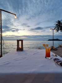นอนชิวริมน้ำที่ Santhiya tree resort 