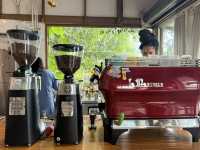 ร้านกาแฟลับริมถนนโคกกลอย จ. พังงา 
