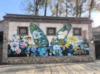street art at Gubei water town 