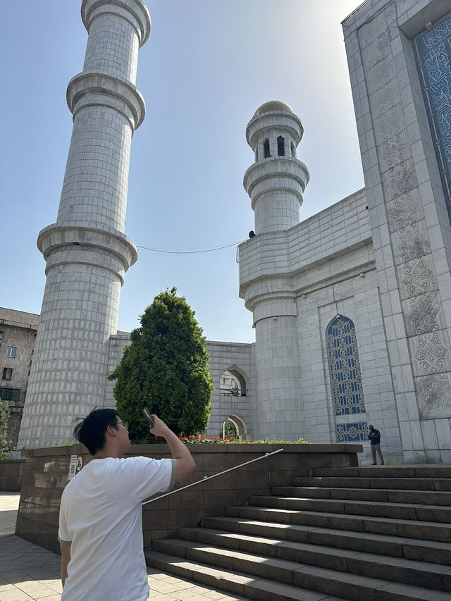Visit the Almaty Central Mosque: A Spiritual Gem in Kazakhstan 🇰🇿🕌