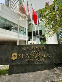 🌇💼 Island Shangri-La, Hong Kong – Luxury Above the Clouds 🛎️🌿