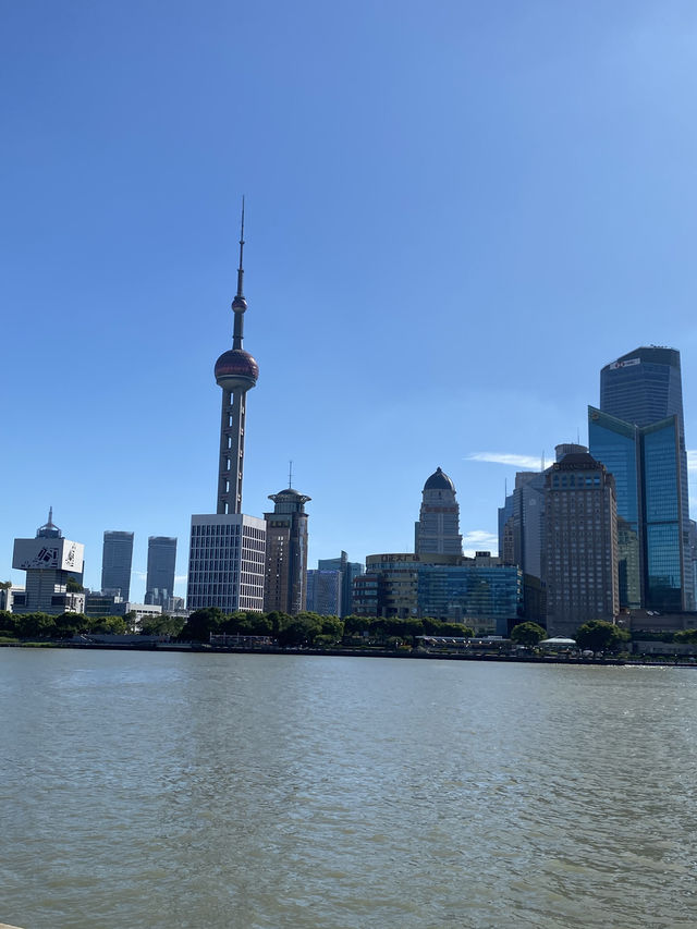 沒有騙你，2元就可以坐船欣賞上海黃埔江兩岸風景。