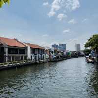 Rocking Vibes by the Malacca River!