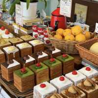 Delicate Layers & Pastel Dreams – My Visit to Café Margaret, Seoul