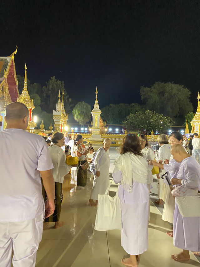 พระธาตุศักดิ์สิทธิ์สองฝั่งโขง #พระธาตุพนม 🙏🏻
