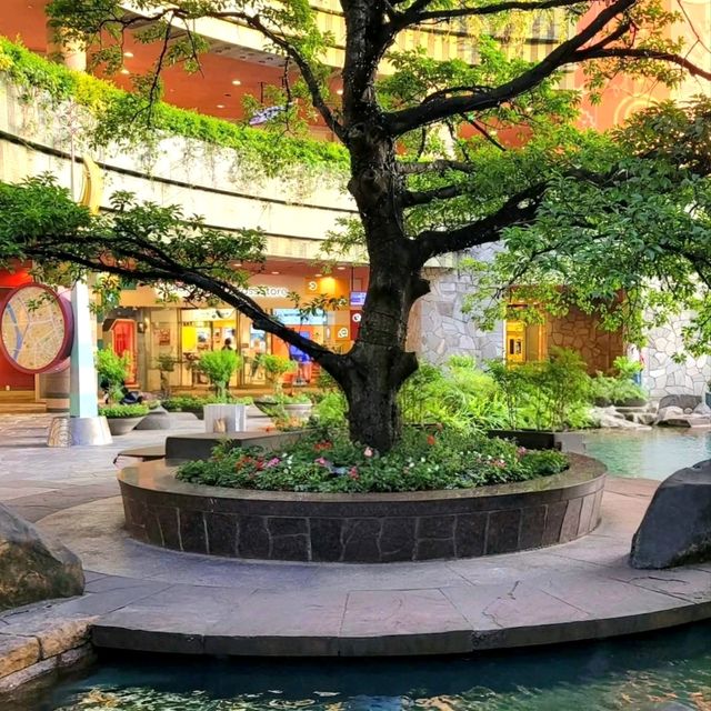 Canal City Hakata – Fukuoka’s “City Within a City”