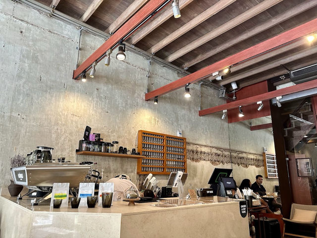 MŌMUS Coffee , Phuket 