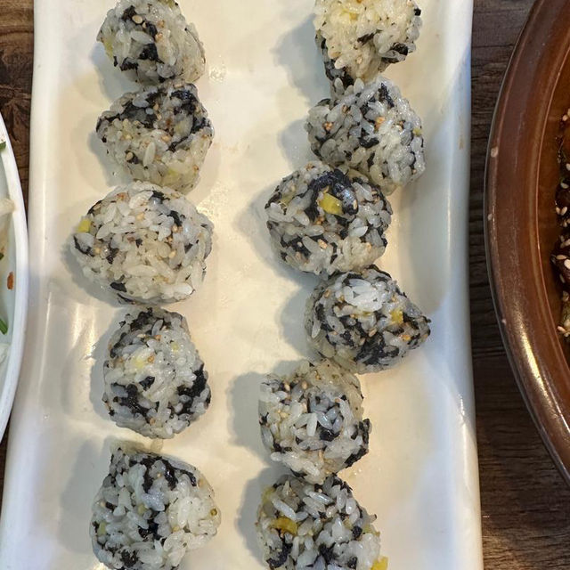 Must Try Jeju Baro Jokbal Bosssam: Pig’s Trotters Prrfection