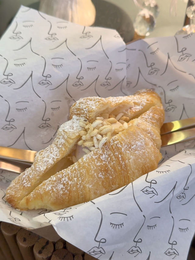 Chinatown’s Best-Kept Café Secret with Ice Cream and Lounge Vibes