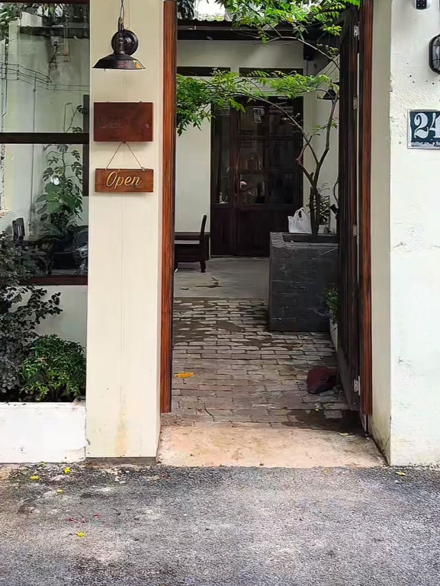 สัมผัสความดั้งเดิมที่ Beo cafe