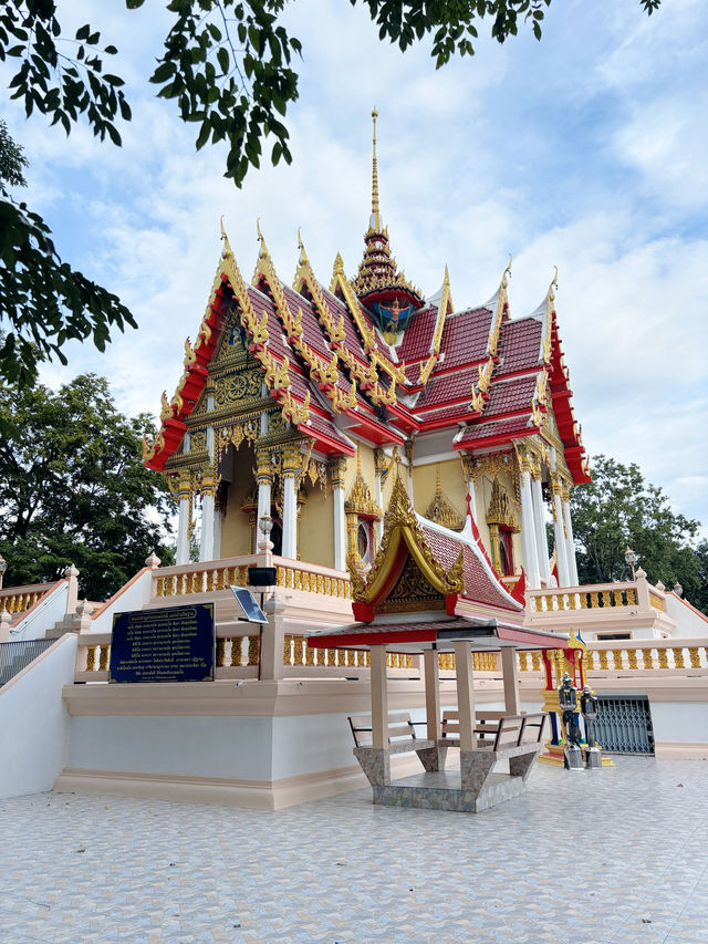 วัดเขาไม้แดง วัดสวยบนภูเขา ที่บางพระ ชลบุรี