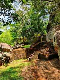 Sigiriya Frescoes – The Heavenly Maidens of Lion Rock