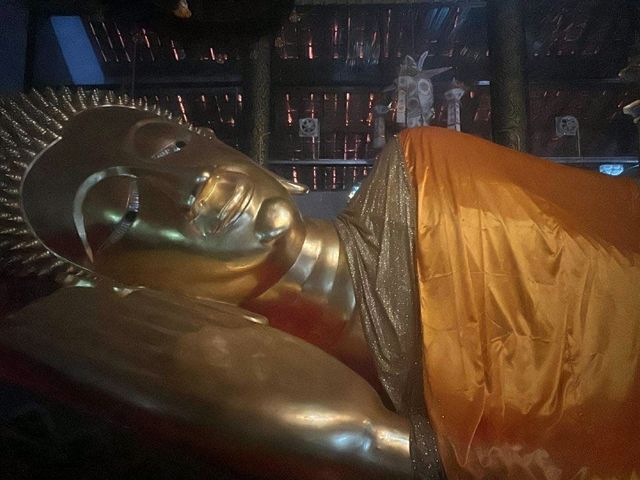 วัดพระนอนม่อนช้าง วัดดังเมืองป่าซาง ลำพูน